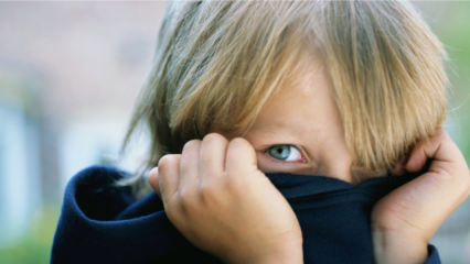 Срамежливостта засяга бъдещето на децата