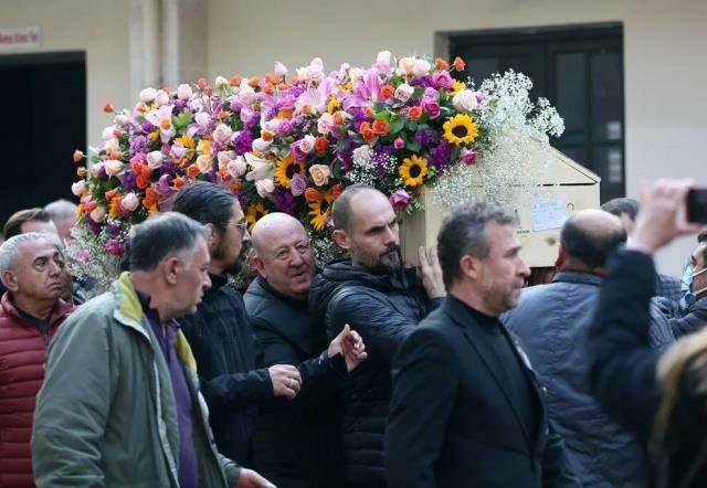 Ковчегът на Шюкрю Генчоглу беше украсен с цветя