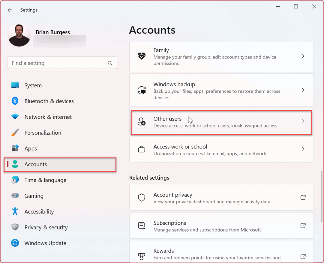 Как да изтриете потребителски акаунт в Windows 11