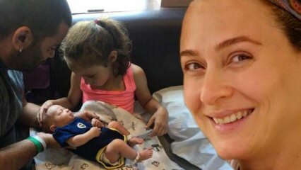 Новата майка Джейда Дювенчи показа лицето на сина си
