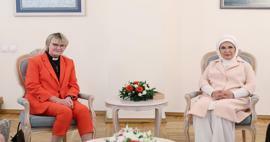 Емине Ердоган се срещна със съпругата на шведския премиер! Ердоган изрази тъгата си