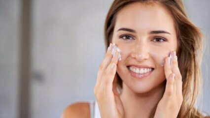 Как да предотвратите отблясъци на мазна кожа?