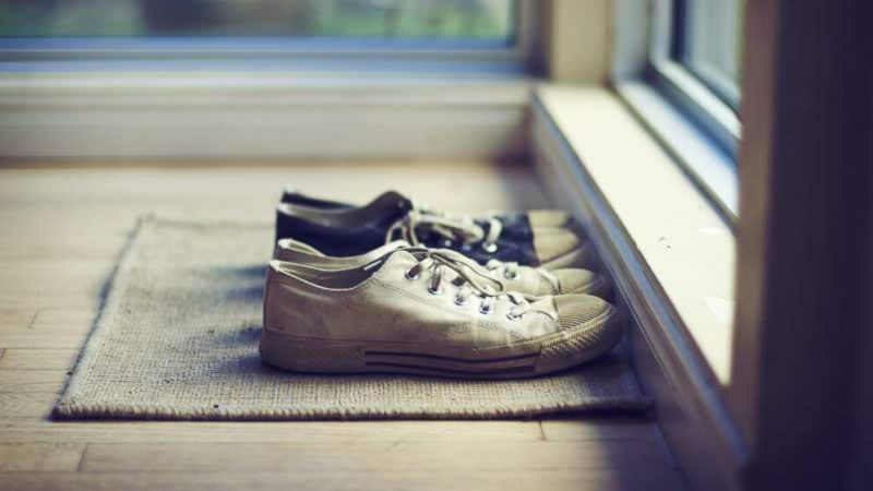 Как да почистите обувки