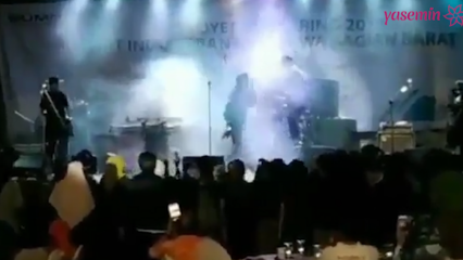 Цунамито в Индонезия беше отразено в камерите по време на концерта!