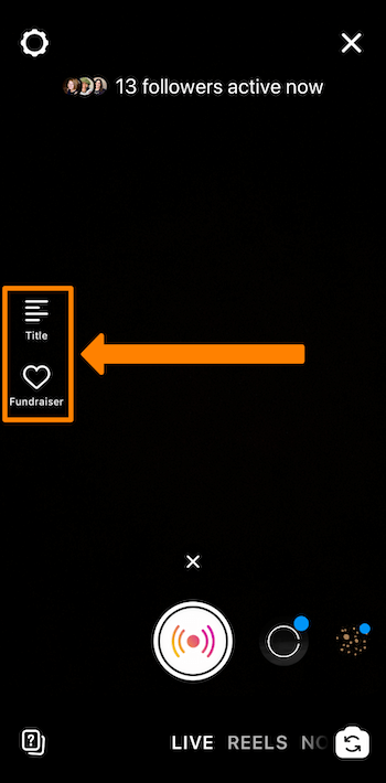 екранна снимка на излъчване на живо в Instagram, показващо иконите за заглавие и набиране на средства, оградени в оранжево