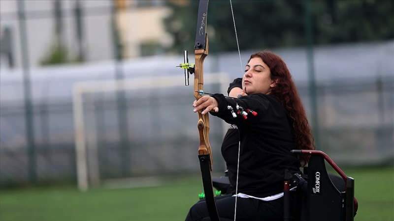 Параолимпийската състезателка Мирай Аксакалъ дава пример за всички с борбата си