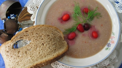 Как да направите червена боровинка тархана от лайм? Вкусна рецепта за супа от червена боровинка тартана