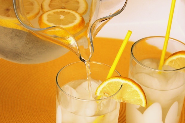 Ползи от редовното пиене на лимонов сок