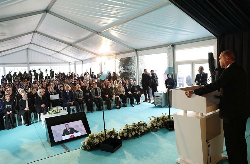 Президентът Ердоган говори при откриването на фондация Шуле Юксел Шенлер
