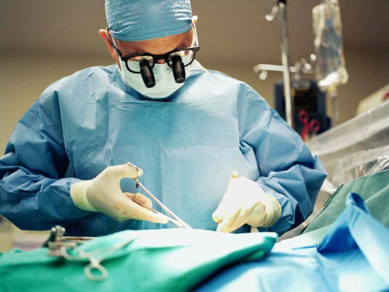 Какво представлява операцията по липосукция и какво прави тя? Как се извършва липосукционната операция?