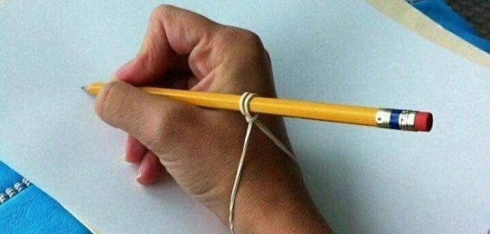 Как да научите дете да държи молив?