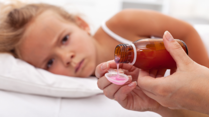 Как преминава сухата кашлица при кърмачета и деца? Какво е добро за кашлица при бебета?