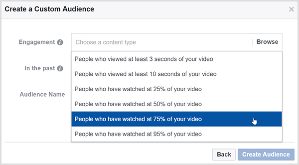 Диалоговият прозорец Facebook Create a Custom Audience има опции за насочване на реклами към хора, гледали определен процент от вашето видео.
