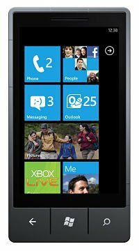 Първите устройства с Nokia Windows Phone 7 няма да променят играта