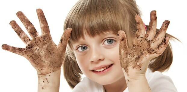 Внимавайте за деца, които ядат почва!