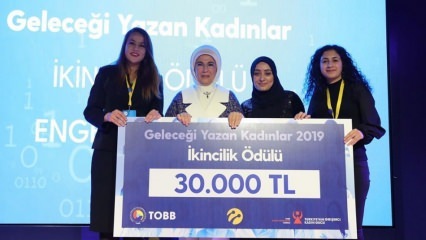 Награди на жените, пишещи бъдещето от първата дама Ердоган