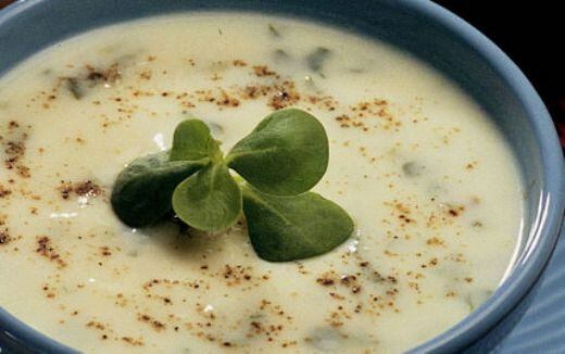 Как да си направите супа от пурслан със студено кисело мляко?