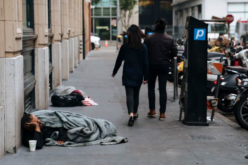 Броят на бездомните се увеличава в Холивуд поради корона