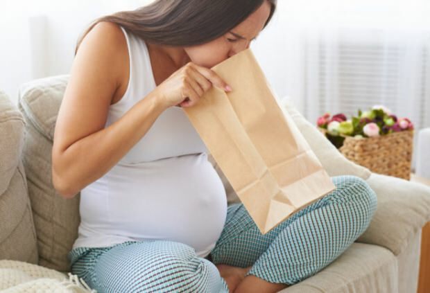 Кога гаденето преминава по време на бременност