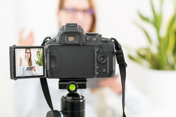 Стативът ще стабилизира камерата ви, за да гарантира, че не се тресе по време на снимките.