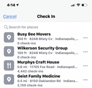 Пример за чекиране на места за близки фирми във Facebook.