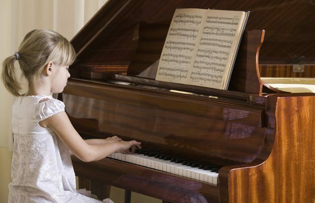 На каква възраст децата могат да свирят музикални инструменти?
