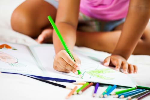 Стойки за писалки! Как да прикрепите молив към децата?