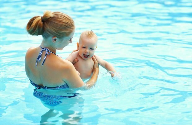 Кога бебетата могат да влязат в басейна?