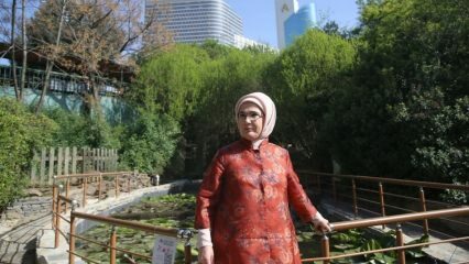 Първа дама Nezahat Gökyiğit в Ботаническата градина!