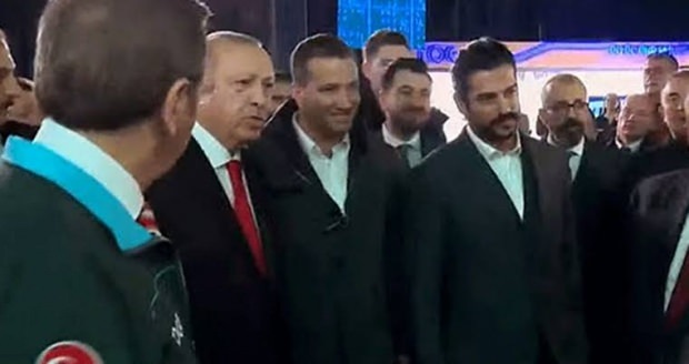 Президентът Реджеп Ердоган и Бурак Озчивит 