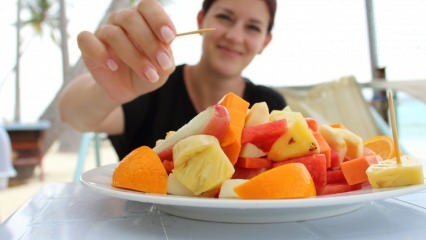 Кога да ядем плодове в диетата? Късното ядене на плодове наддава ли?