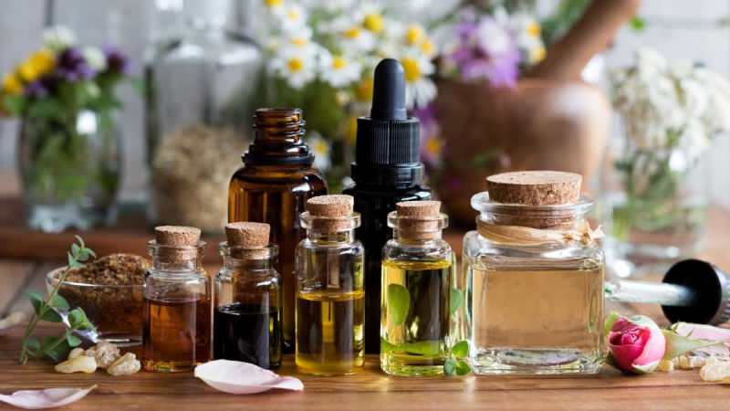 Лек за хиляда проблеми: Как да приготвим спрей за ароматерапия? Какво съдържа ароматерапевтичното масло?