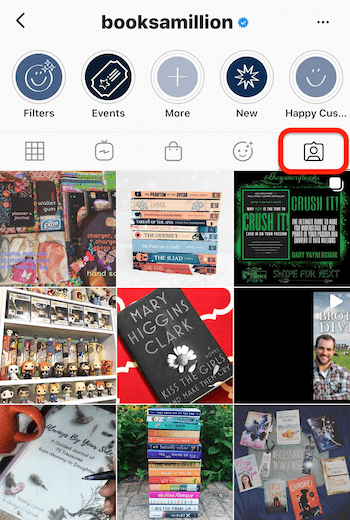 емисия на instagram от @booksamillion, подчертавайки раздела с маркирано съдържание