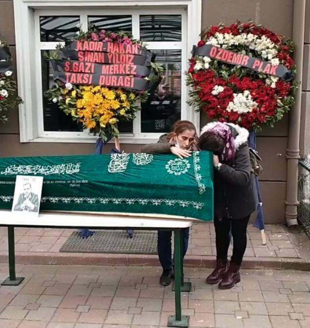 Сбогом на Енгин Нуршани с болка! Жена му прегърна ковчега и се разплака свободно
