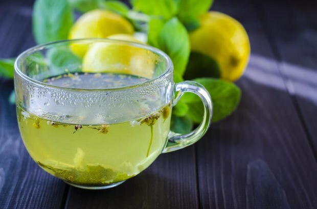 зелен чай лимон минерална вода