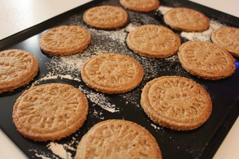 Как да си направите бисквити у дома? Най-лесната и вкусна рецепта за бисквити