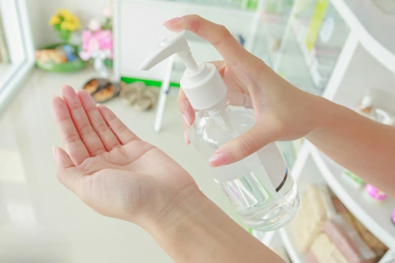 Как да си направим дезинфектант за ръце с естествени методи у дома?