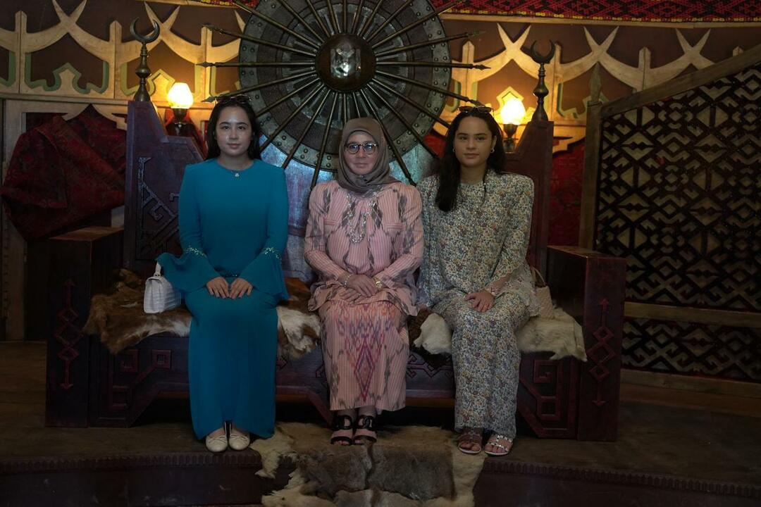 Кралицата на Малайзия посети снимачната площадка на сериала Establishment Osman - Новини 7 КУЛТУРА