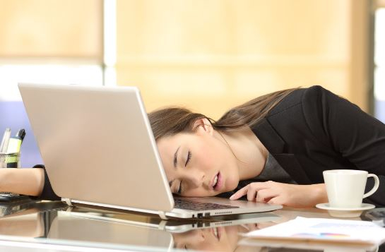 внезапните пристъпи на сън в работна среда могат да причинят прекомерно заболяване на съня