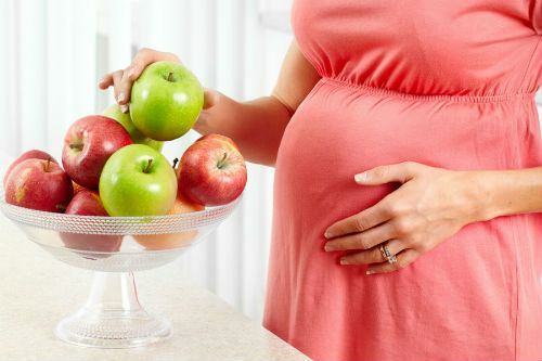 Какви са ползите от консумацията на ябълки по време на бременност?
