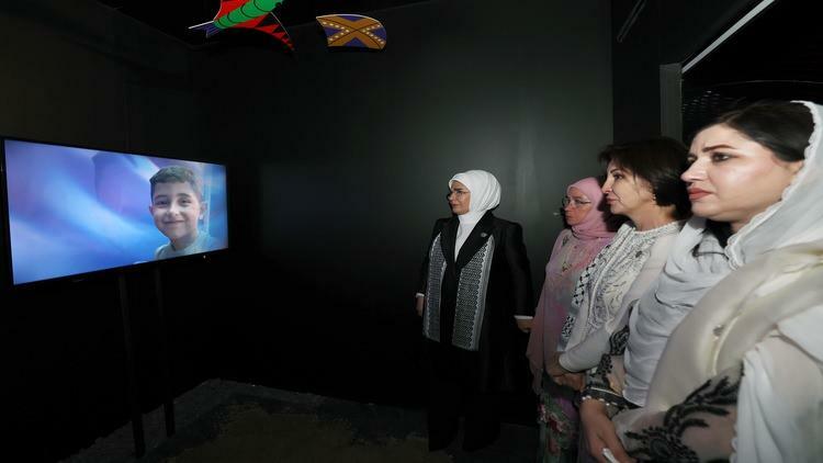 Газа Resisting Humanity изложба