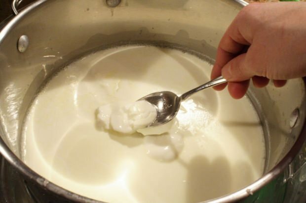 Какво да правим с киселото мляко, което не държи