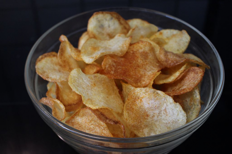 Как да си направите картофени чипсове у дома? Какво е рецепта за здравословен чипс? Трикове за правене на чипове у дома