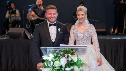 Бившите участници в Survivor Исмаил Балабан и Илайда Шекер на сватба в Анталия