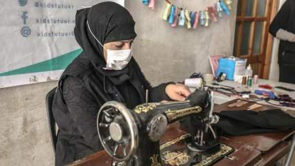 Дрехите, ремонтирани от доброволци шивачи от Идлиб, се превръщат в празник за децата