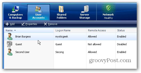 Как да добавите потребителски акаунти към домашния сървър на Windows