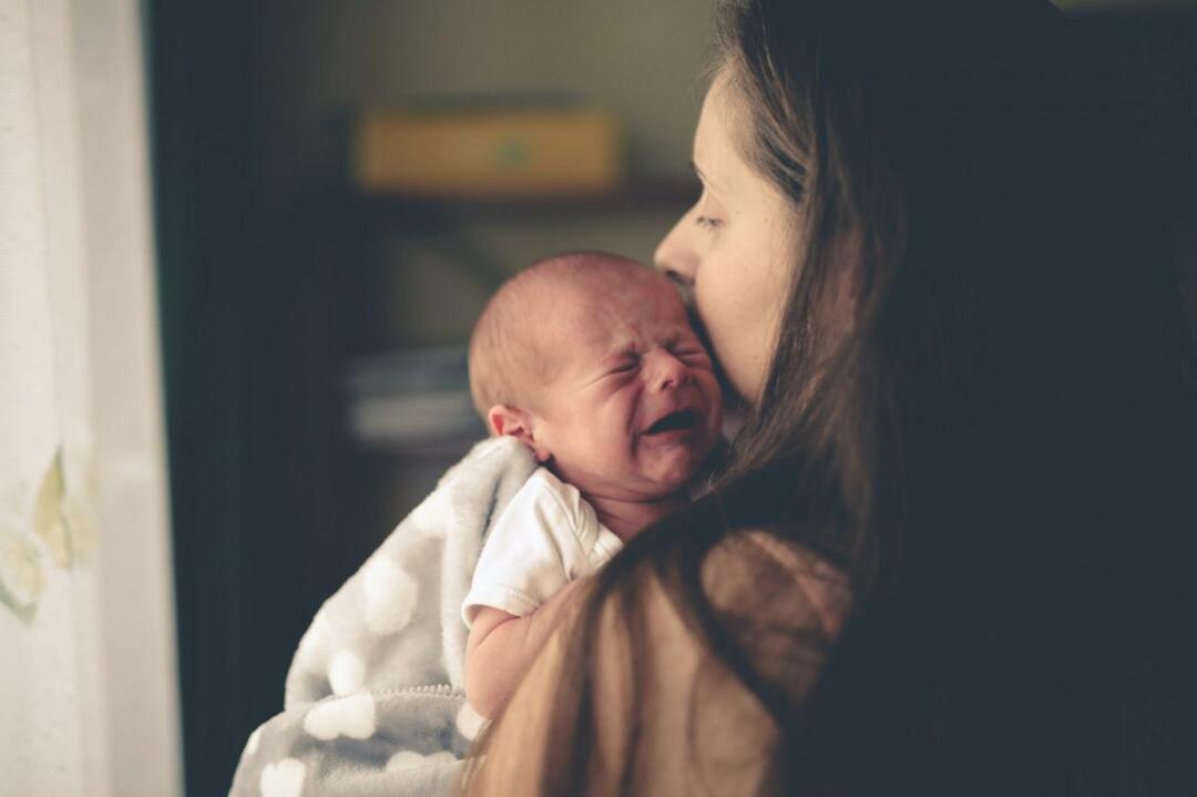 Как да успокоим плачещо бебе за 5 минути!