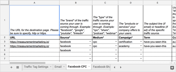 Отворете раздела Facebook-CPC в електронната таблица UTM Builder.