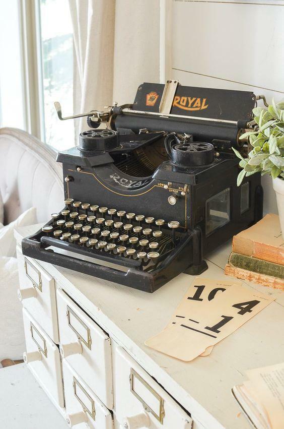 Използване на пишеща машина в декорацията на дома 