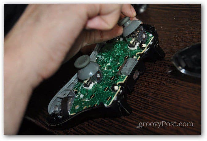 Смяна на аналогови папки за контролер Xbox 360 сваляйте стари пръчки